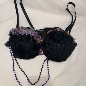 Costume Elegant Black and Purple Feathered Bra